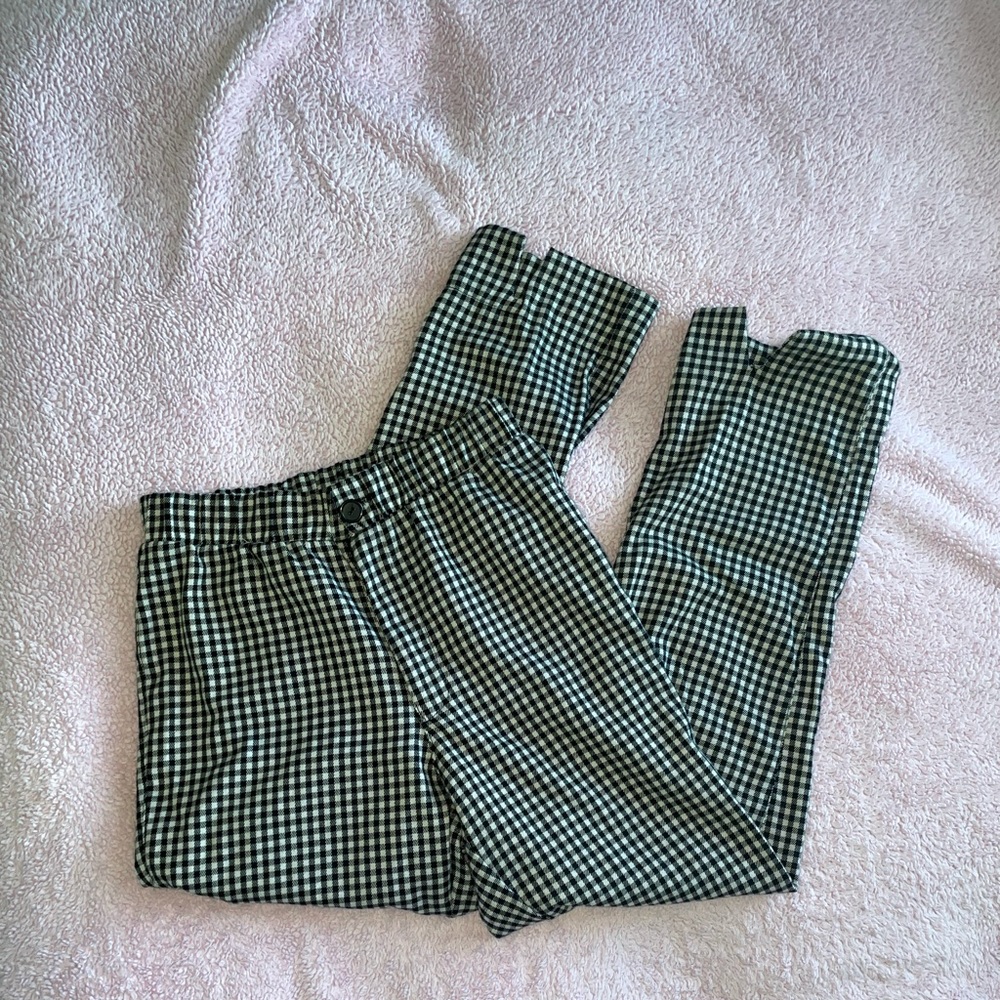 Super cute black and white pants
